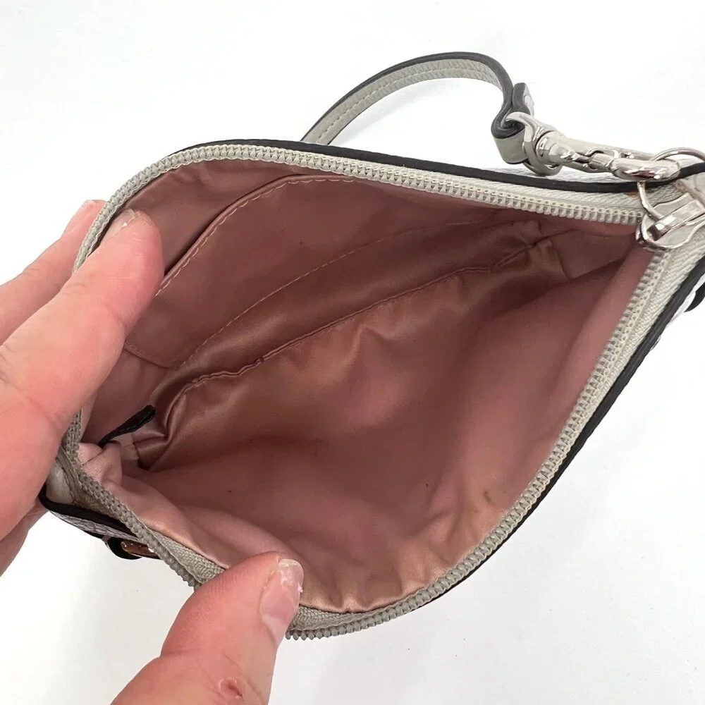 Coach Silver‎ Cursive Logo Gray Pebbled Leather Wristlet 2010s Vintage